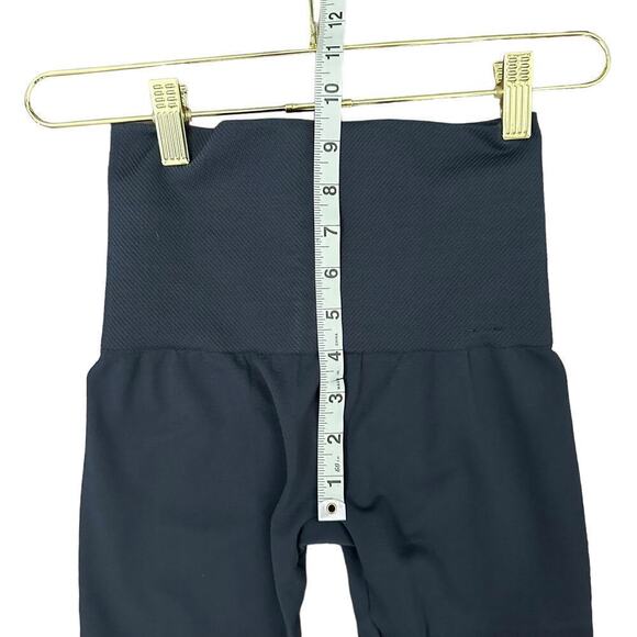 Spanx Assets Seamless Cropped Leggings‎ Women's S Gray Stretch Shapewear - Picture 5 of 5